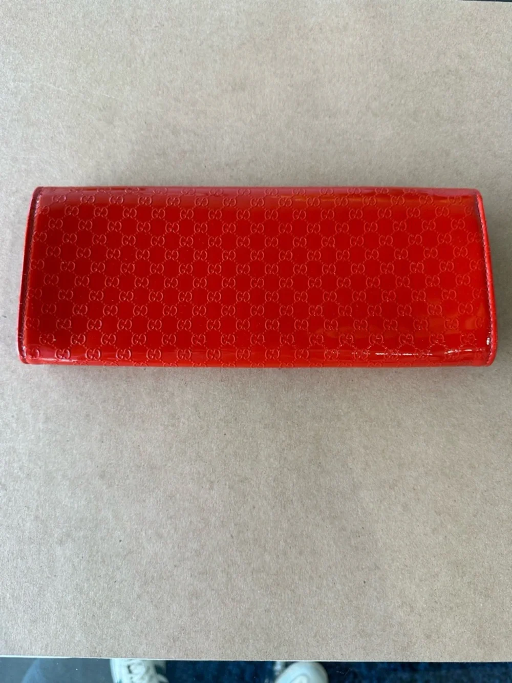Gucci Glossy Red Patent GG Continental Clutch Wallet - Picture 2 of 12